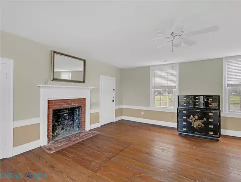 Living - 3557 Enos Rd, Gloucester, VA 23061 photo 5 of 6