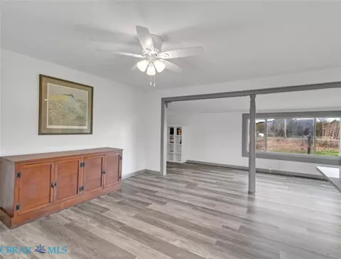 Living - 3557 Enos Rd, Gloucester, VA 23061 photo 4 of 6