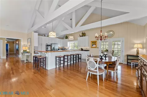 Dining - 593 Glebe Rd, Irvington, VA 22480 photo 2 of 6