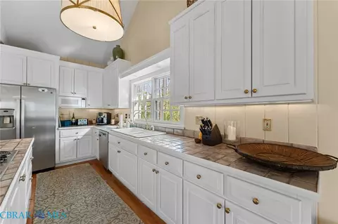 Kitchen - 593 Glebe Rd, Irvington, VA 22480 photo 3 of 7