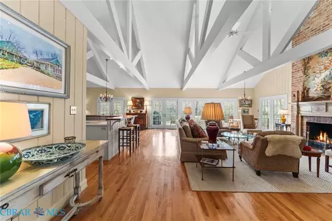 Entry Way - 593 Glebe Rd, Irvington, VA 22480 photo 2 of 3