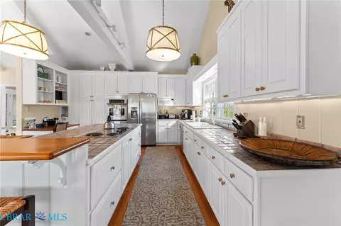 Kitchen - 593 Glebe Rd, Irvington, VA 22480 photo 2 of 7