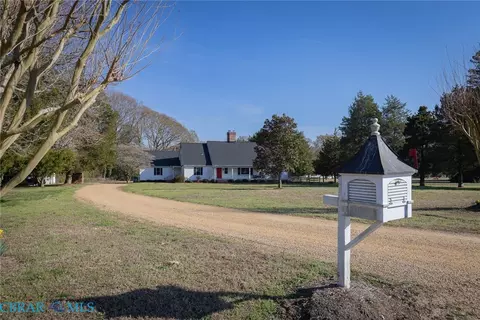 254 Greenfield Rd, Lancaster, VA 22503