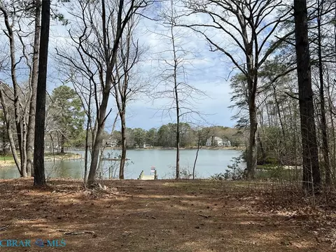 012 Old Fairport Rd, Reedville, VA 22539