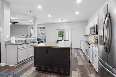 Kitchen - 7294 Jeanne Dr, Gloucester, VA 23061 photo 2 of 3