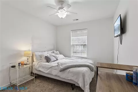Bedroom - 7294 Jeanne Dr, Gloucester, VA 23061 photo 3 of 7