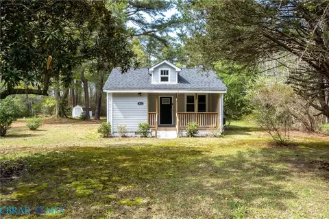 633 Fitchetts Wharf Rd, Mathews, VA 23109