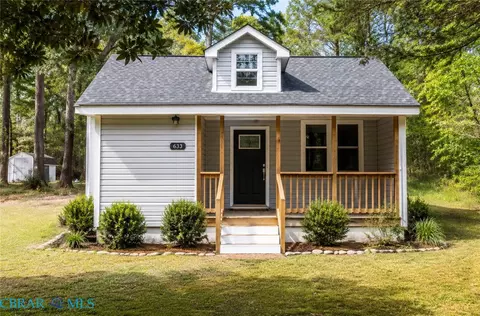 633 Fitchetts Wharf Rd, Mathews, VA 23109