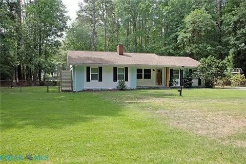 764 Lovers Ln, Mathews, VA 23109