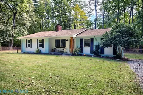 764 Lovers Ln, Mathews, VA 23109