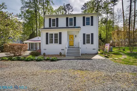 273 N Oakes Cir, Saluda, VA 23149