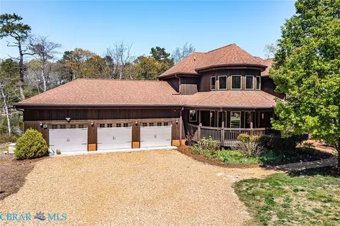 176 Baypointe Ct, Reedville, VA 22539