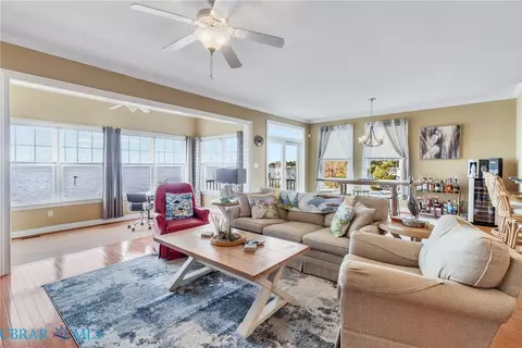 Living - 564 Riverside Dr, Lancaster, VA 22503 photo 2 of 5