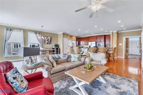 Living - 564 Riverside Dr, Lancaster, VA 22503 photo 3 of 5