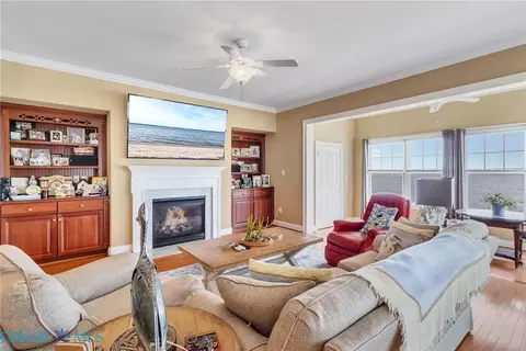 Living - 564 Riverside Dr, Lancaster, VA 22503 photo 1 of 5