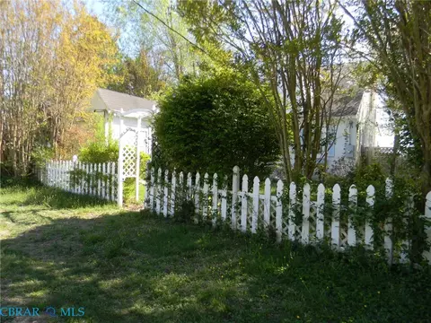 Exterior - 3851 Old Concord Rd, Gloucester, VA 23061 photo 3 of 8