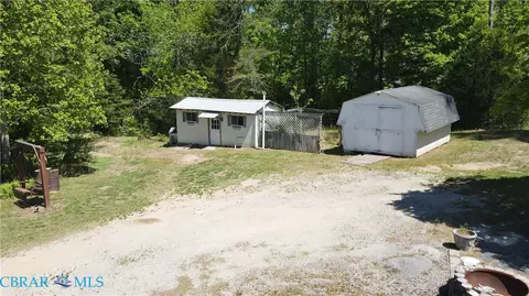 Exterior - 4836 Blackstone Rd, Kenbridge, VA 23944 photo 6 of 8
