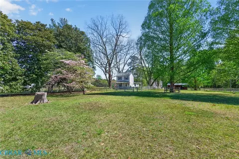 2413 Forge Rd, Toano, VA 23168