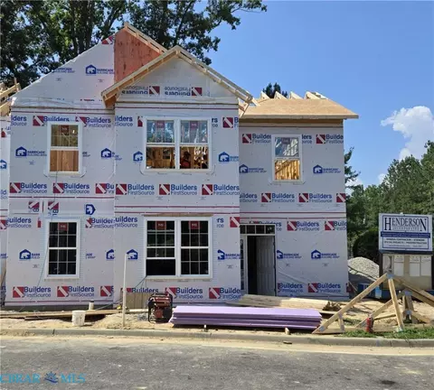 201 Patriots Village Ct, West Point, VA 23181