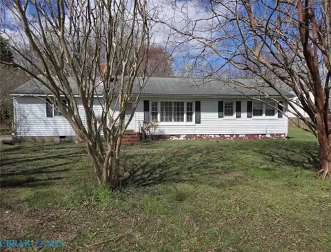 168 Linden Ave, Urbanna, VA 23175