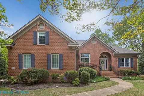 206 Lakewood Dr, Williamsburg, VA 23185