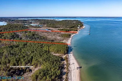 41 Bay Water Dr # -1, White Stone, VA 22578