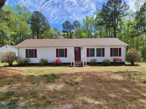 1014 Warner Rd, Urbanna, VA 23175