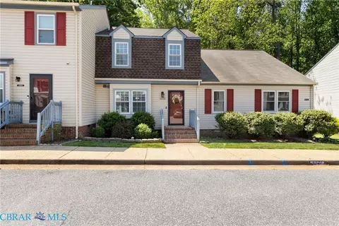 6432 Village Woods Ct, Gloucester, VA 23061
