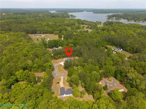 View/Area - 11511 Deep Point Ln, Gloucester, VA 23061 photo 1 of 9