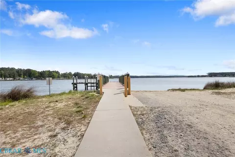 View/Area - 11511 Deep Point Ln, Gloucester, VA 23061 photo 6 of 9