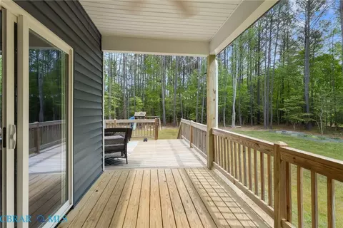 Exterior - 11511 Deep Point Ln, Gloucester, VA 23061 photo 4 of 13