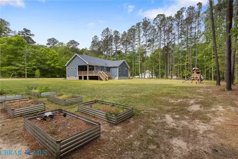 Exterior - 11511 Deep Point Ln, Gloucester, VA 23061 photo 8 of 13