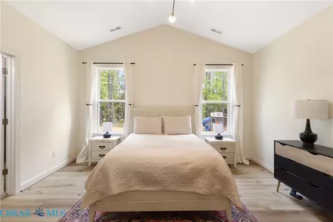 Bedroom - 11511 Deep Point Ln, Gloucester, VA 23061 photo 2 of 6
