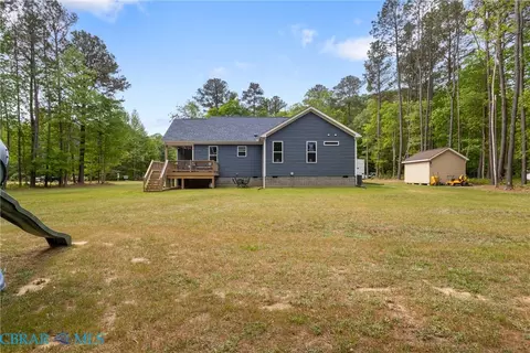 Exterior - 11511 Deep Point Ln, Gloucester, VA 23061 photo 7 of 13
