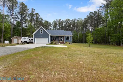 Exterior - 11511 Deep Point Ln, Gloucester, VA 23061 photo 1 of 13