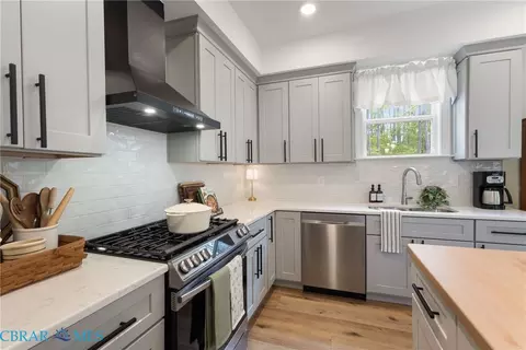 Kitchen - 11511 Deep Point Ln, Gloucester, VA 23061 photo 4 of 4
