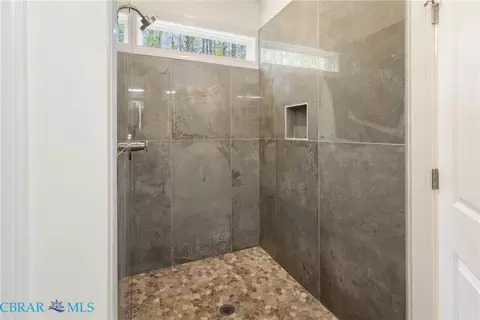 Bath - 11511 Deep Point Ln, Gloucester, VA 23061 photo 2 of 3
