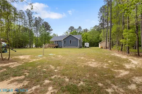 Exterior - 11511 Deep Point Ln, Gloucester, VA 23061 photo 6 of 13