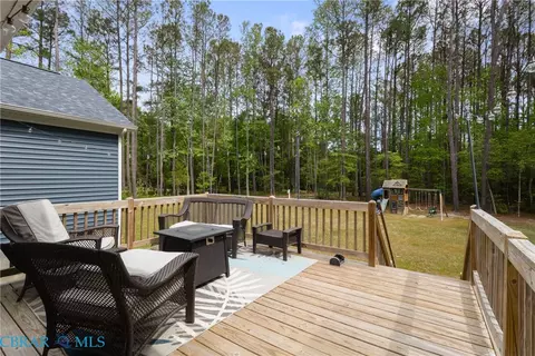 Exterior - 11511 Deep Point Ln, Gloucester, VA 23061 photo 5 of 13