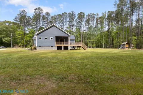 Exterior - 11511 Deep Point Ln, Gloucester, VA 23061 photo 9 of 13