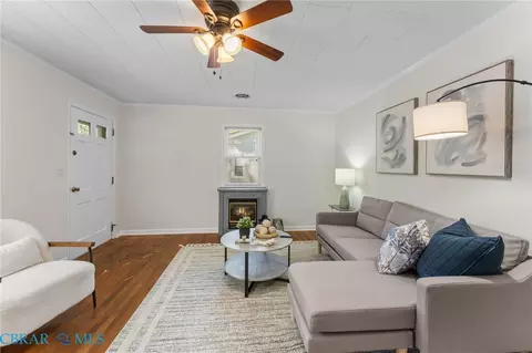 Living - 92 Cherry Dr, Hudgins, VA 23076 photo 2 of 5