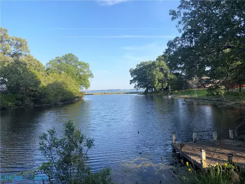 1479 Laurens Rd, Gloucester Point, VA 23062 photo 3