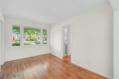 Living - 213 Brooke Dr, Hampton, VA 23669 photo 7 of 10