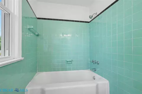 Bath - 213 Brooke Dr, Hampton, VA 23669 photo 4 of 4