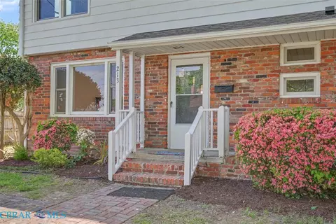 Exterior - 213 Brooke Dr, Hampton, VA 23669 photo 4 of 5