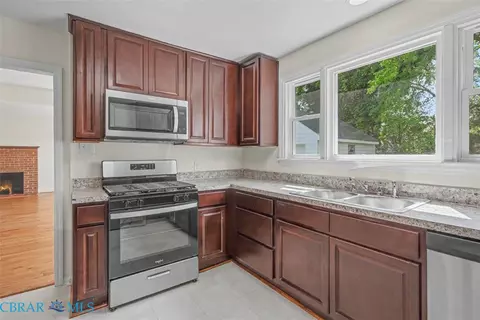 Kitchen - 213 Brooke Dr, Hampton, VA 23669 photo 2 of 2
