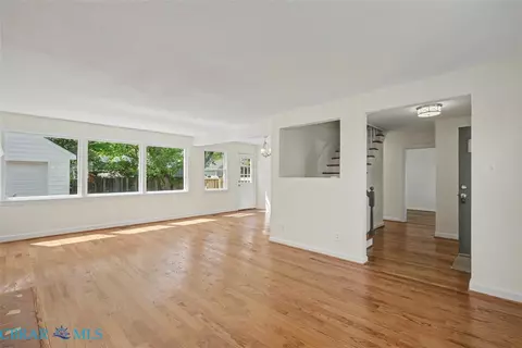 Living - 213 Brooke Dr, Hampton, VA 23669 photo 2 of 10