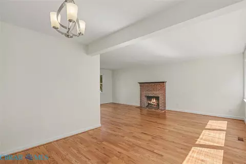 Living - 213 Brooke Dr, Hampton, VA 23669 photo 5 of 10