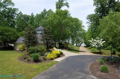 7563 S Shore Dr, Gloucester, VA 23061 photo 46
