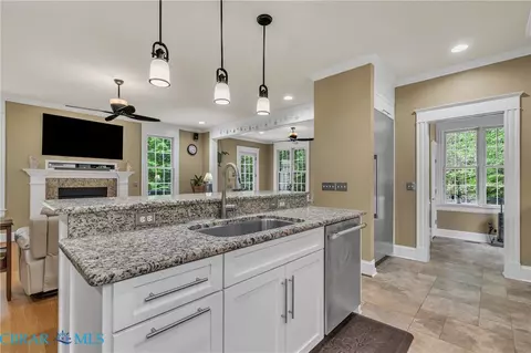 7563 S Shore Dr, Gloucester, VA 23061 photo 14